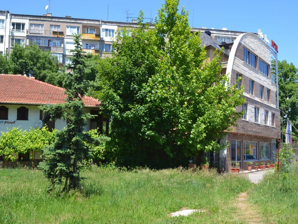 Elate Plaza Hotel Sofia Exterior photo
