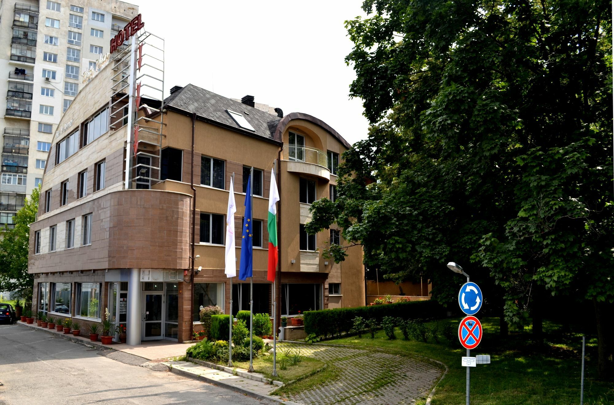 Elate Plaza Hotel Sofia Exterior photo