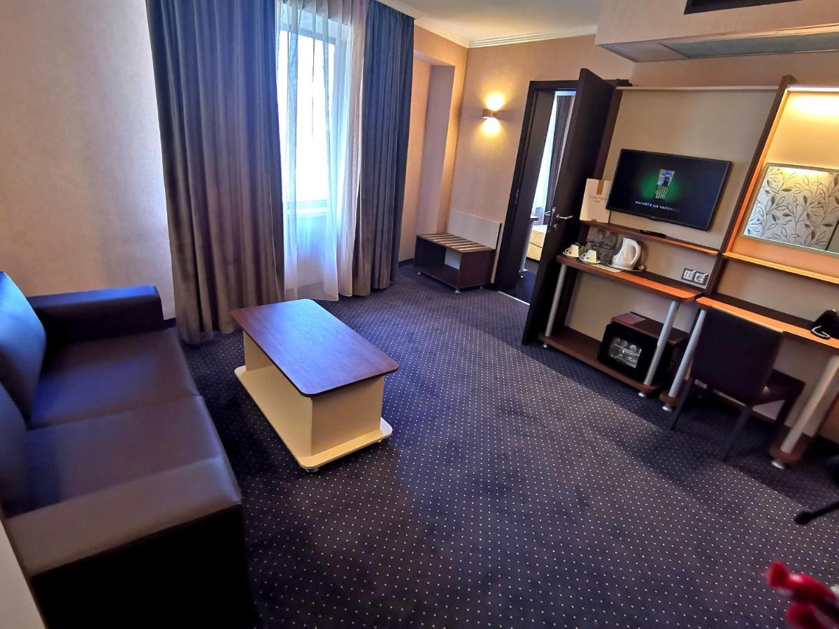 Elate Plaza Hotel Sofia Exterior photo
